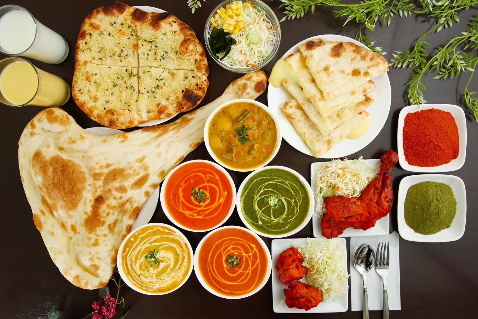 ジョティ平尾のカレーとナン・ドリンク・チキンの集合写真