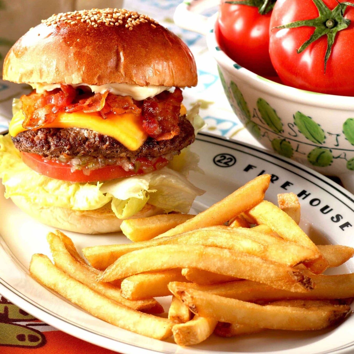 ファイヤーハウスデリバリーサービスのベーコンチーズバーガーの画像